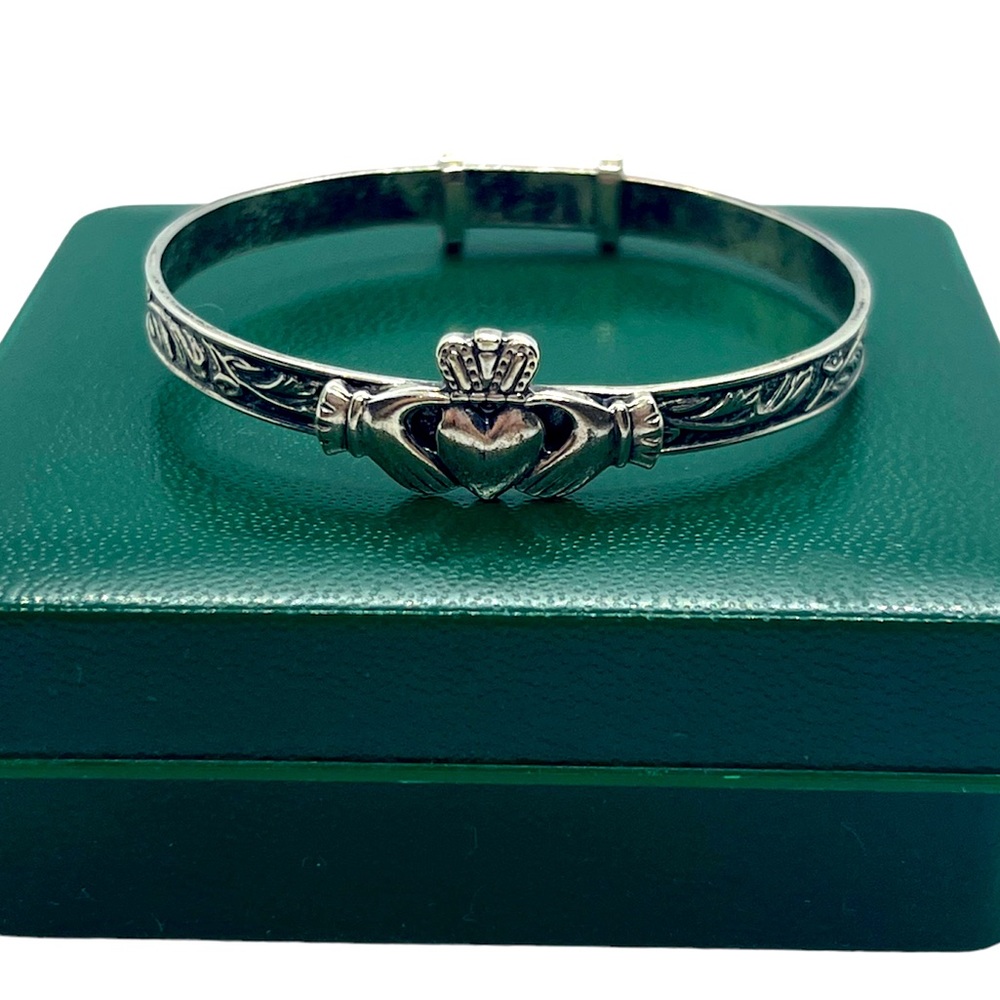 Dublin Ireland vintage sterling silver Claddagh bracelet very SMALL embossed